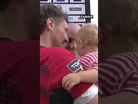 Beaucoup trop mignon 🥺 #rugby #sports #top14 thumbnail