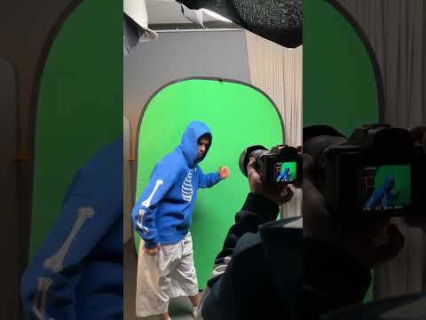 الأمور تحدث الان… @saeedalwahbi مودل لبيكس؟ ? thumbnail