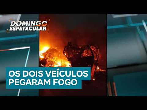 Choque entre ônibus e carreta deixa oito mortos e dez feridos em MG thumbnail