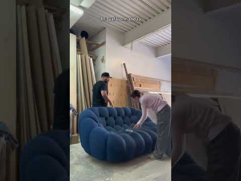 她在路邊撿到價值8000美元的沙發！🛋️🫢 thumbnail