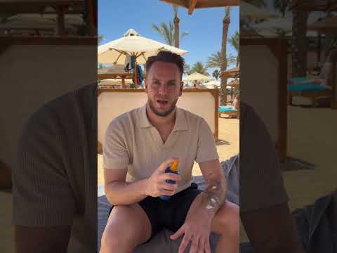Wir sind im Urlaub…✈️? #shortvideo #couplecomedy #relatable thumbnail