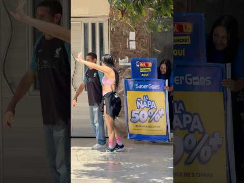 Recaudo falso 💸🤑/ se le llevaron los billetes broma #funny #viralvideo #humor #prank thumbnail