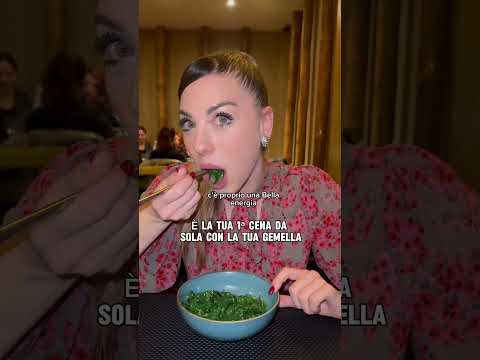 La mia gemella è anche la mia migliore amica! #gemelle thumbnail