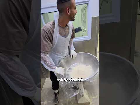 Máy trộn bột cũng thua tốc độ của anh chàng này 😮 thumbnail