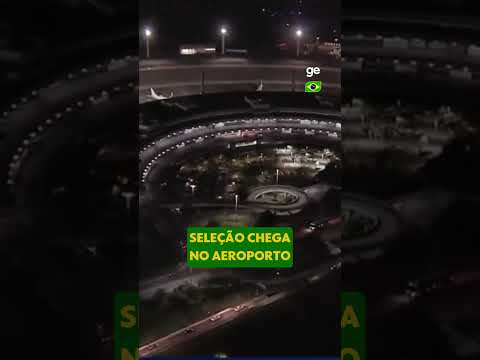 SELEÇÃO CHEGA AO AEROPORTO | #shorts | ge.globo thumbnail