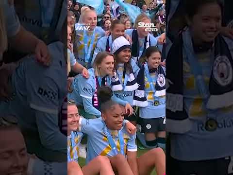Manchester City lift the Barclays Women’s Super League trophy ? #BarclaysWSL #ManchesterCity thumbnail