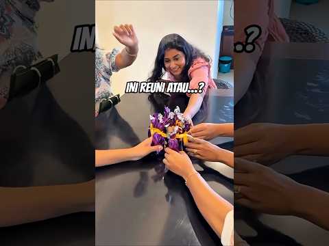 Kenapa Semua Bawa Hadiah yang Mirip Ada Apa Ini? #shortvideo thumbnail