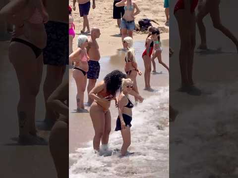 ?? Mar Del Plata Beach A Wonderful Day thumbnail