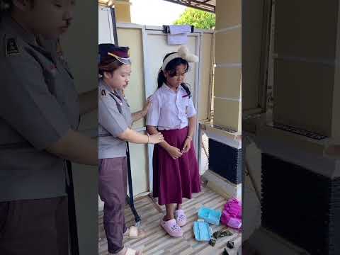 Vidio kocak dan gokil @nyaikembang1nyaikembang1 /terjepit di pintu BUS😩 thumbnail