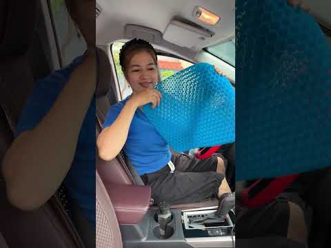 OMG 😎😂 vật dụng không thể thiếu khi ngồi xe oto  #funnyshorts thumbnail