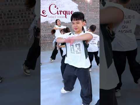 Follow us #dance #lecirque #day #nhay #minhx thumbnail