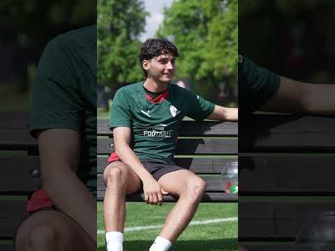 Pick & Play | Emanuele Sala & Alessandro Bonomi | Kitchen tips 🍝 | #shorts thumbnail