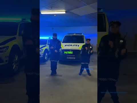 Perbedaan Mobil Polisi di Luar Negeri thumbnail
