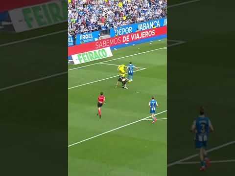 La increíble ocasión de Jesé para sentenciar el partido en Riazor 🤯#LALIGAHYPERMOTION thumbnail