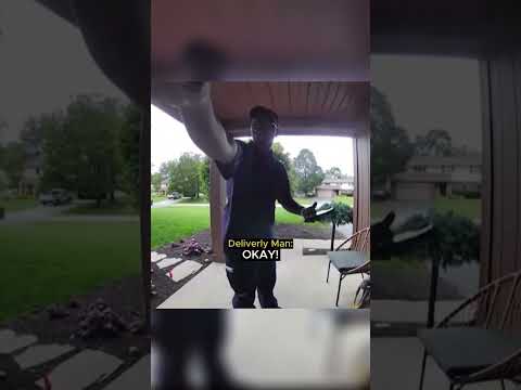 Deliverly Man Freaked Out By Dog's Trick thumbnail