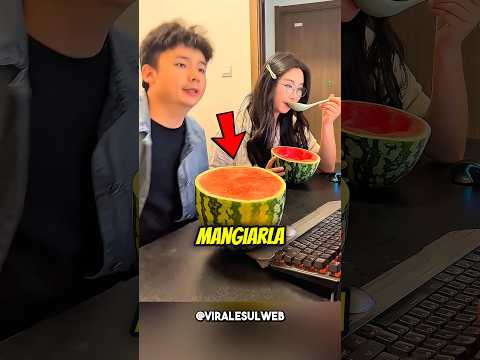 Sua SORELLA l’ha FREGATO😂🍉 #shorts thumbnail
