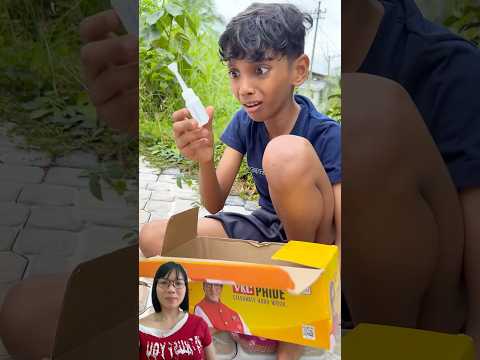 Cô bé muốn mua dép mới cho anh #trendingshorts #trendingvideo #shorts #shortsviral #viralshorts thumbnail