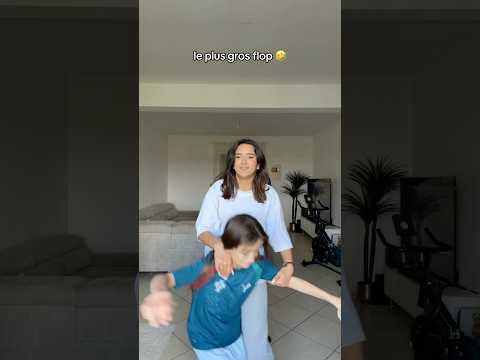 MA PETITE SŒUR AMOUREUSE DE MON COPAIN !!! #shortvideo #couple #humour #humoristefrancais #funny thumbnail