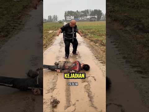 Gara-Gara Kejadian Semalam, Cowok Ini Jadi Kayak Patung! #shorts #trending thumbnail