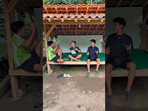 malah ikutan ngantri thr #komedi #shorts #lucu thumbnail