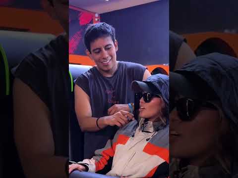 Lo más NACO del GYM 💪🏽 #humor #amigos #entrevista #comedia #shorts thumbnail
