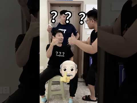 《比划猜词》，大牛这动作做的也太夸张了！峻宁直接猜“老头疯了”，给后面的极热笑的够呛！你知道答案么？ #动作猜词# #沙雕剧情 #搞笑#张大牛 thumbnail