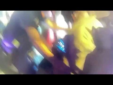 毒蟲騎樓違規拒檢 撞傷行人被警壓制 thumbnail