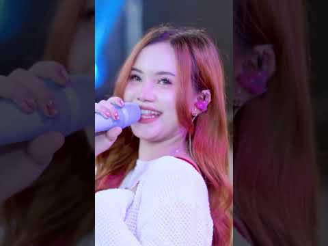 Goyang bareng dek Ajeng Febria ? #musicinteractive #dangdut #ajengfebria thumbnail