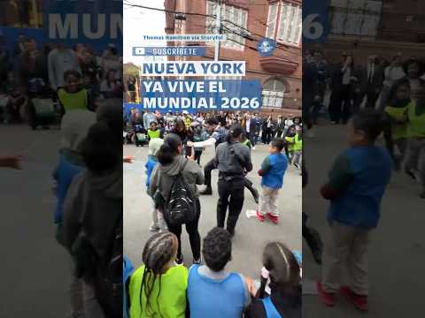 Transforman NY en canchas de futbol; captan a alcalde jugando en el Bronx #shorts thumbnail