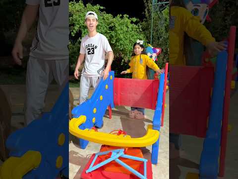 كسر لعبة الفتاة وصدمة 😱 المدير تدخل !! thumbnail