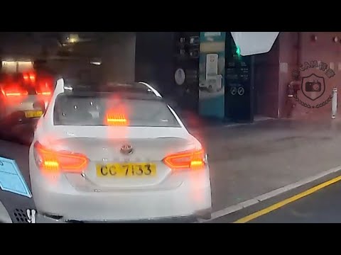 車CAM直擊 - 完美示範：點樣用複雜嘅路線，入一個簡單嘅停車場 ? CC7133 thumbnail