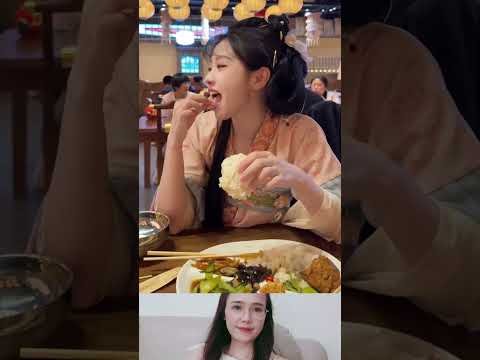그녀는 꾀를 써서 친구의 찐빵을 얻어먹었다. #웃긴영상 #funny #funny #국립생물자원관 #유머 #막달려갑니닭 #짧은영상 #duet #다낭숙소 thumbnail