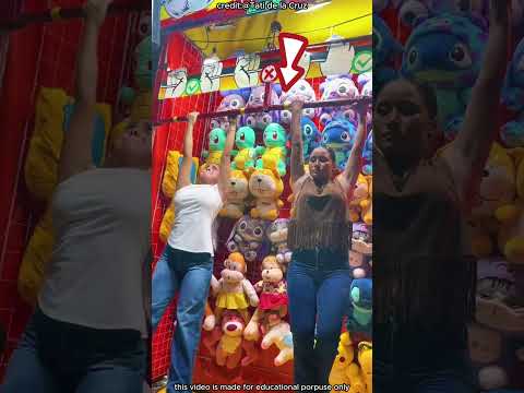 „Nie uwierzysz, co zrobiła ta dziewczyna, żeby wygrać pluszaka!”#viralvideo #shorts thumbnail