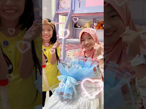 NOURA KASIH TAU YANG LEBIH CANTIK DARI BUNGA?? Apa ya 😍😍 #funny thumbnail