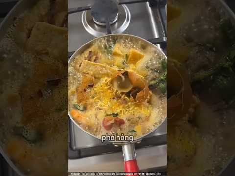 Đừng đập thẳng trứng vào nồi như thế này🤣 thumbnail