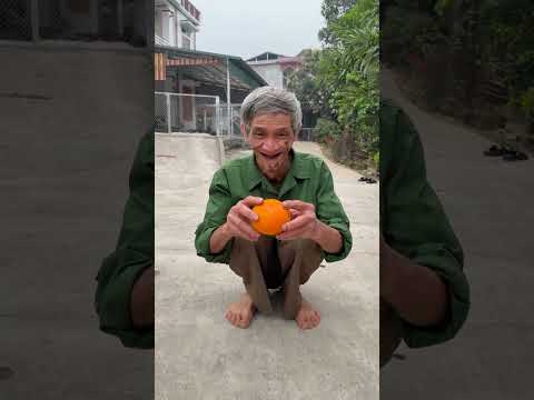 Cậu bé tội nghiệp và ông nội tội nghiệp😥 #shorts thumbnail