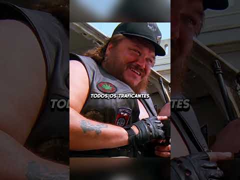 Uma senhora idosa compra uma arma? #filmes thumbnail