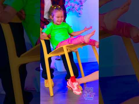 😲 Wait a Second! Whose Legs Are These?! 😂 #SmartKids #Kids #Shorts thumbnail