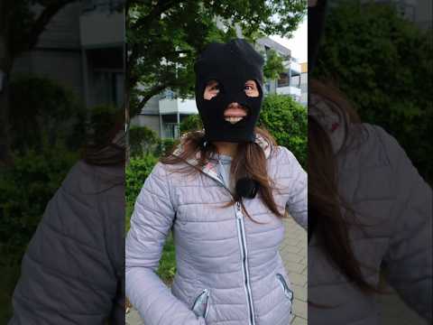 Mărioara Jefuieste o Căsuță 🤯😵#funny #amuzant #comedie thumbnail