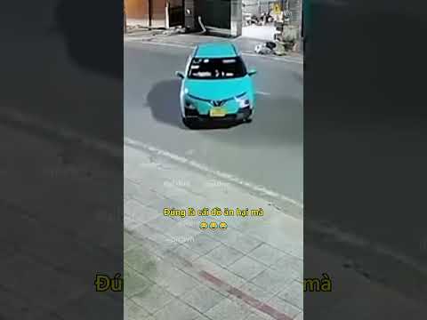 Đúng là cái đồ ăn hại mà 😂 #taxi #antoangiaothong #laixeantoan #shorts thumbnail