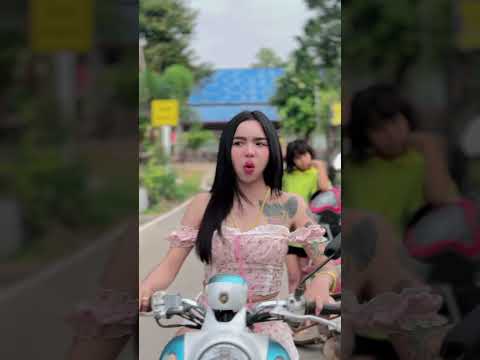 ลูกสาวโซ่ตกขับมอเตอร์ไซค์ไงไห้โซ่ตก?! thumbnail