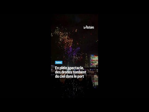 Des drones tombent dans le port de Sydney lors d'un spectacle thumbnail