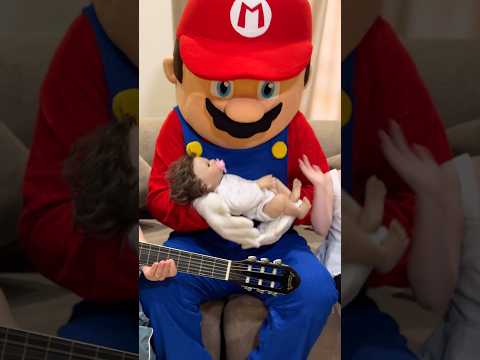 بيبي شارك ماريو عم يغني 😂 thumbnail