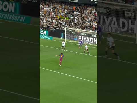 Marcará goles hasta el fin de los días 🔵🔴DON ROBERT LEWANDOWSKI y su última función con el Barça 🙌🏻 thumbnail
