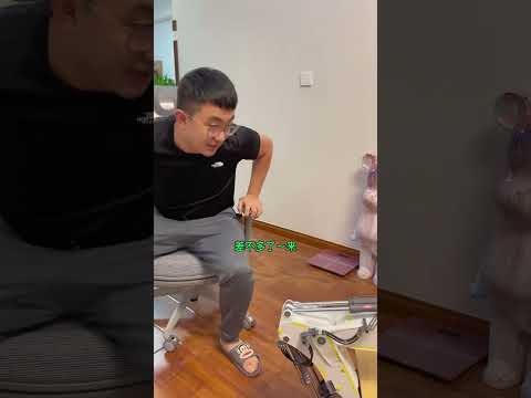 老丁说这台挖掘机是850块钱买的，大家说这可信吗！ #私房钱#模型#rc#挖掘机 thumbnail