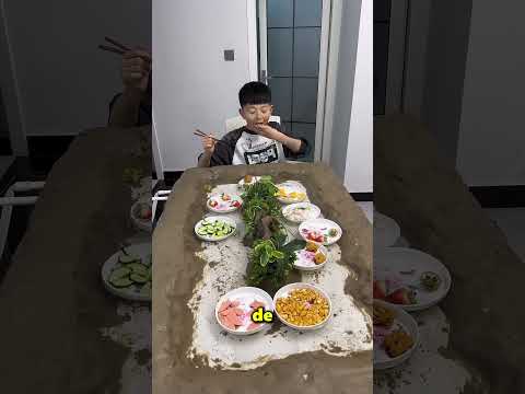 Este Niño Le Construyó Un Trono De Barro A Su Perro ? thumbnail