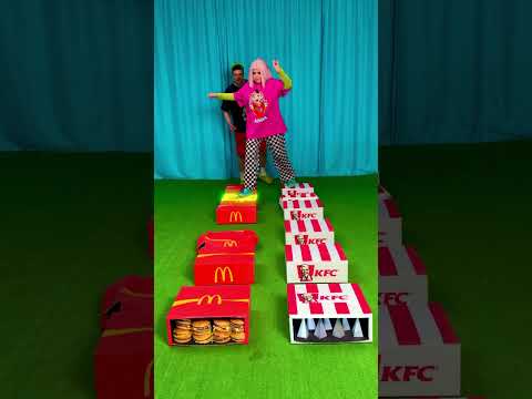 KFC или McDonald’s ?? что ты выберешь🤔 thumbnail