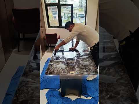 The process of laying desktop protective film thumbnail