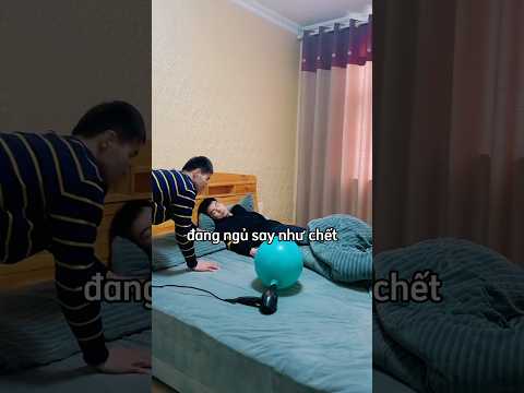 Người bạn dùng cách thông minh để gọi cậu bạn dậy 😂 thumbnail