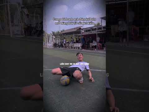 Đang Đá Banh Mà Cũng Phải Quẩy Nữa #nhachaymoingay #nhactamtrang #cover #trend thumbnail